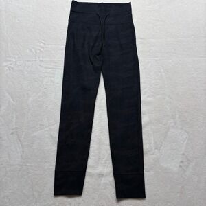 Vuori Womens Daily Leggings Black Camo Size XS Athleisure Yoga High‎ Rise VW323